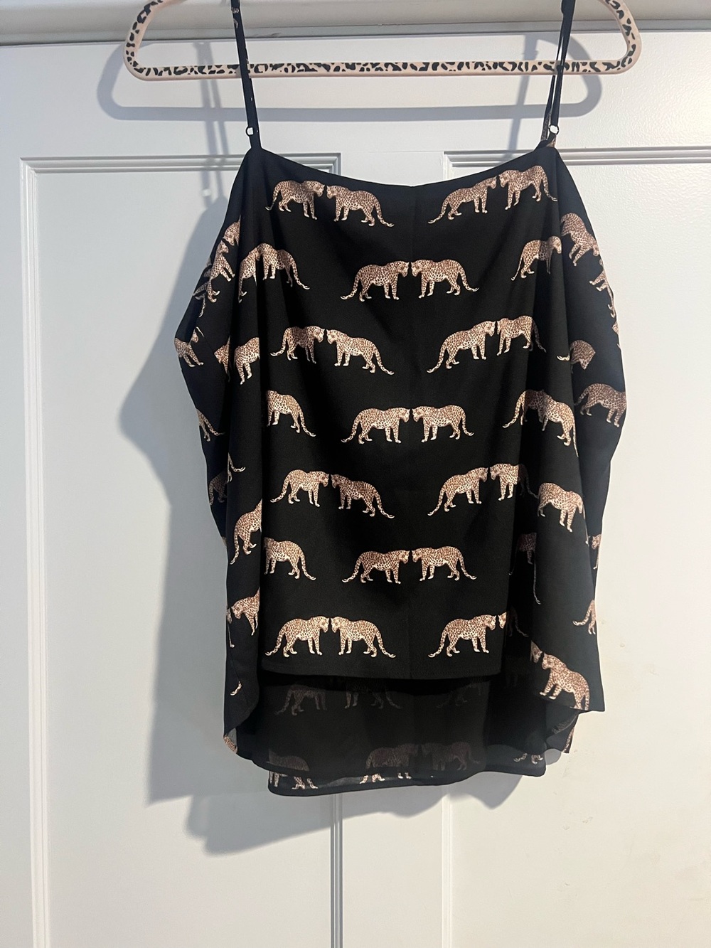 Ann Taylor Leopard Print Drapey Cami Top Size XL Black - Picture 4 of 8